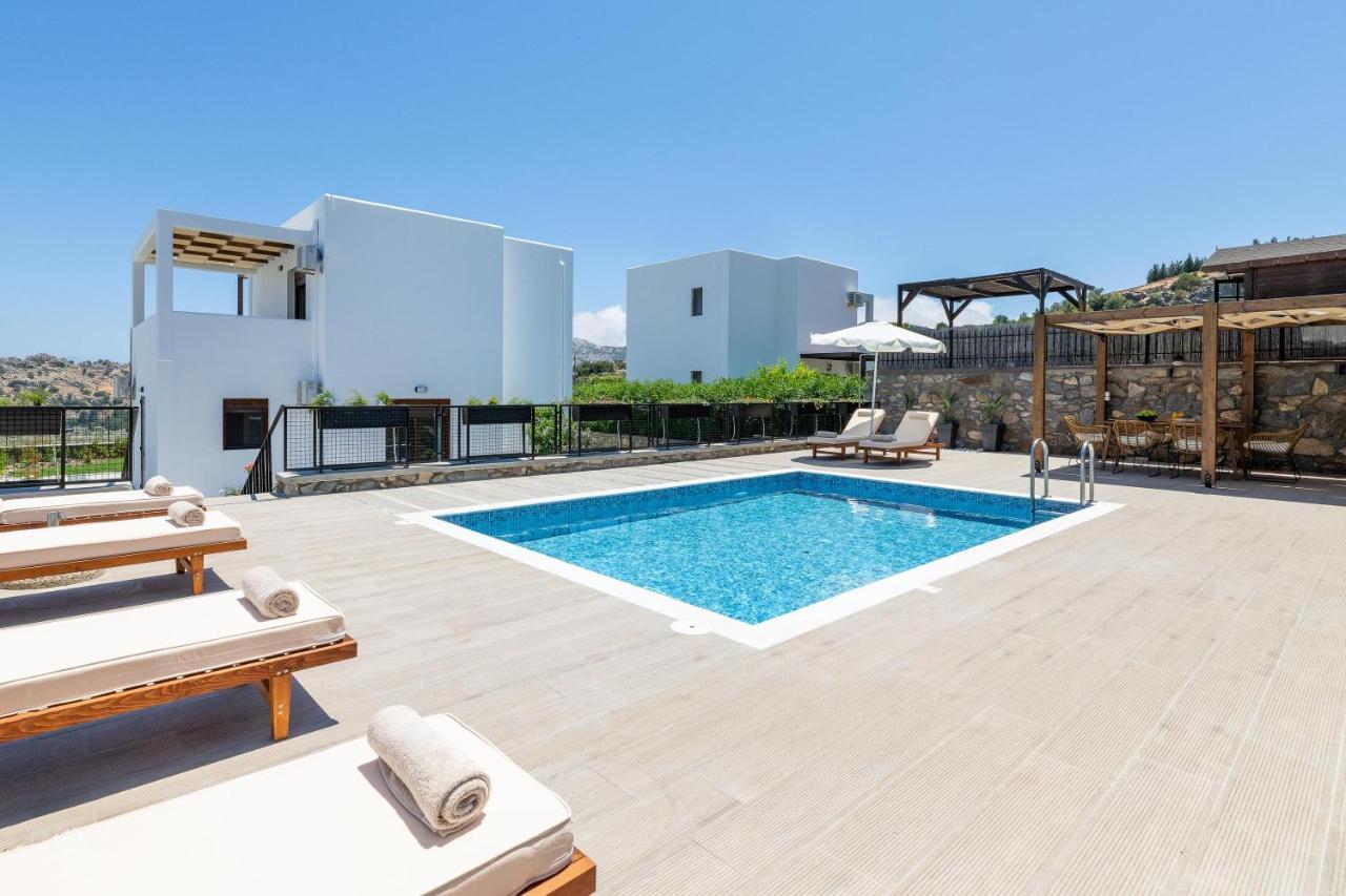 Villa Mariani Renovated 2022 ,private Pool, Sea Views , Lindos 10 Mins,beach 3 Mins