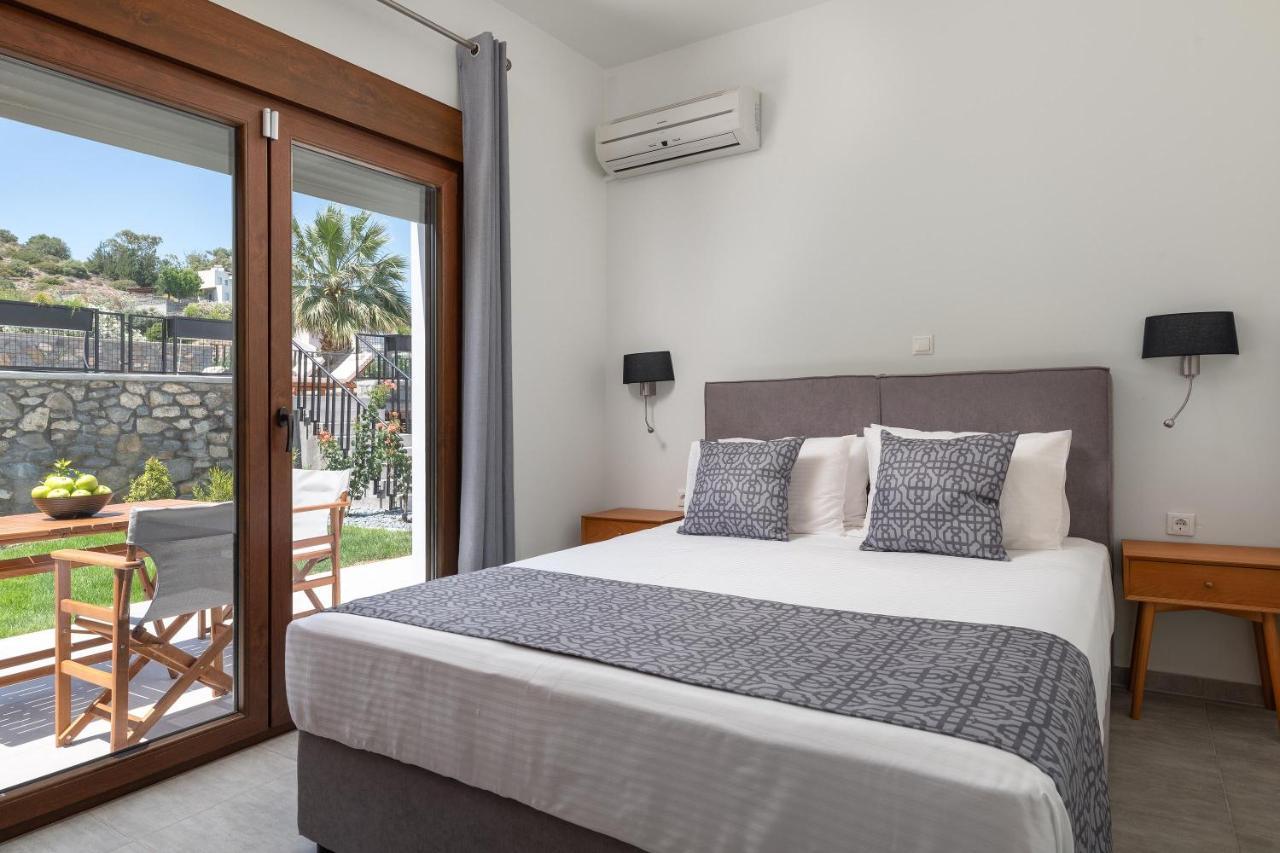 Villa Mariani Renovated 2022 ,private Pool, Sea Views , Lindos 10 Mins,beach 3 Mins *