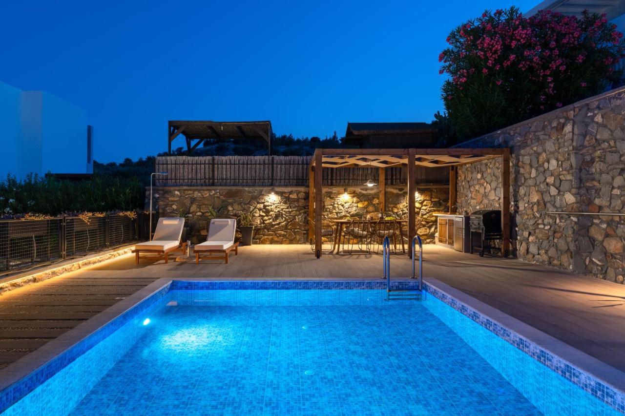 Mariani Renovated 2022 ,private Pool, Sea Views , Lindos 10 Mins,beach 3 Mins Kalathos